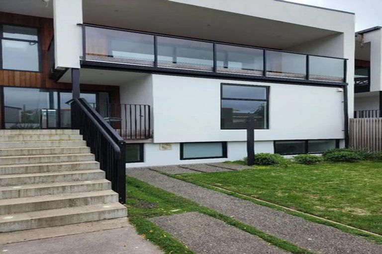 Photo of property in 3/1157 South Road, Oakura, 4314