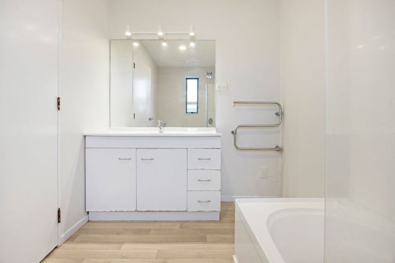 Photo of property in 4 Mount View Road, Melville, Hamilton, 3206