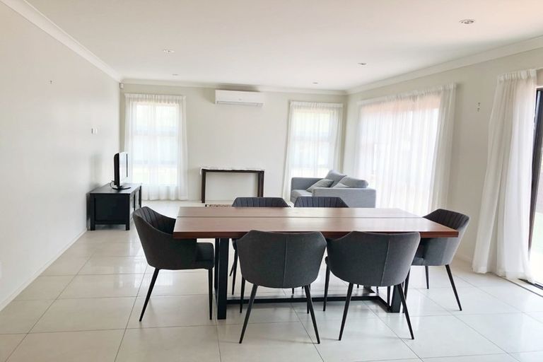 Photo of property in 32 Wawatai Drive, Karaka, Papakura, 2113