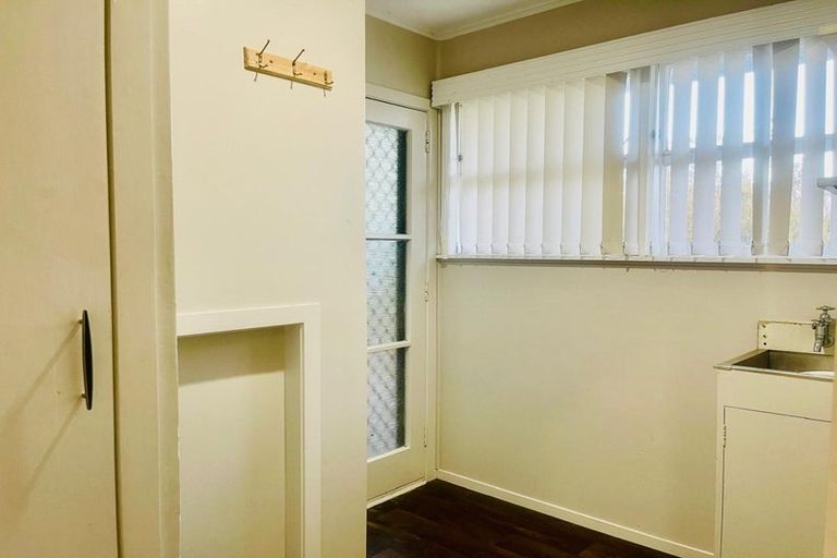 Photo of property in 96 Beaumonts Way, Manurewa, Auckland, 2102