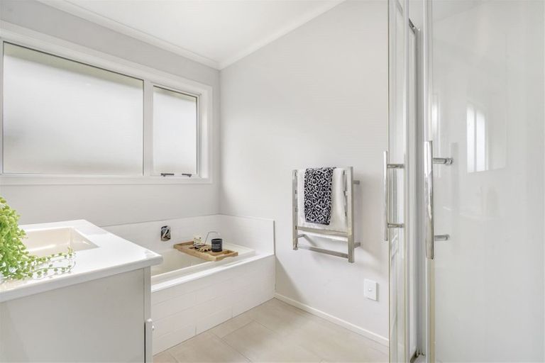 Photo of property in 17 Teatree Close, Huntington, Hamilton, 3210