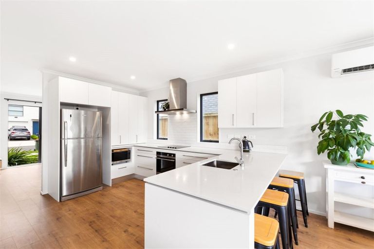 Photo of property in 24 Vincent Mcgrath Crescent, Swanson, Auckland, 0614