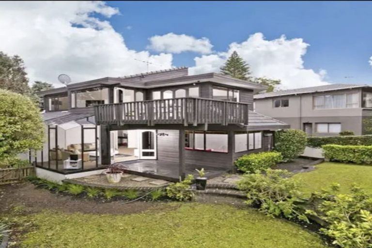 Photo of property in 1/19 Beach Road, Castor Bay, Auckland, 0620