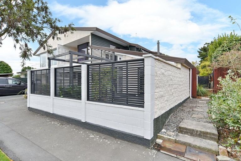 Photo of property in 52a Sevenoaks Drive, Bryndwr, Christchurch, 8053