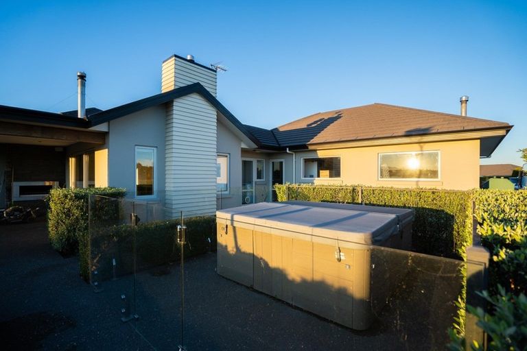 Photo of property in 3 Whitcombe Place, Darfield, 7571