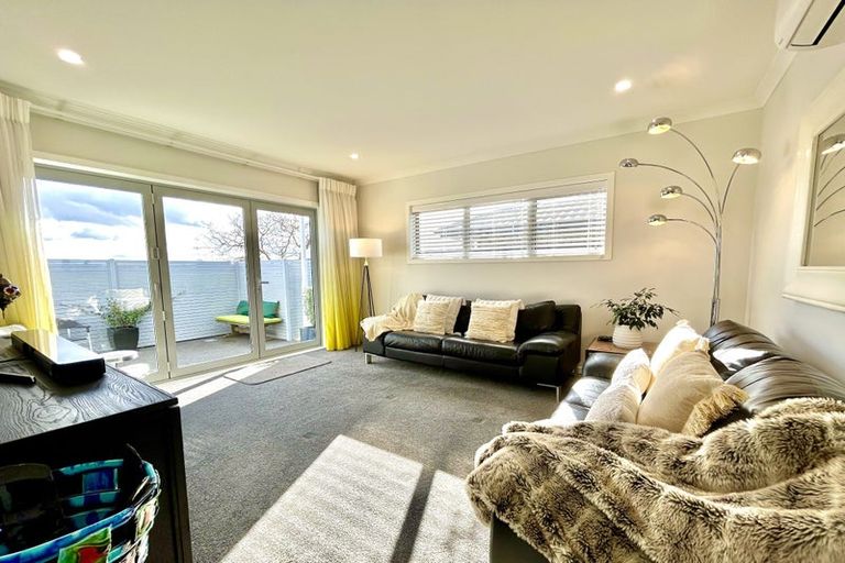 Photo of property in 72 Eriksen Road, Te Awa, Napier, 4110