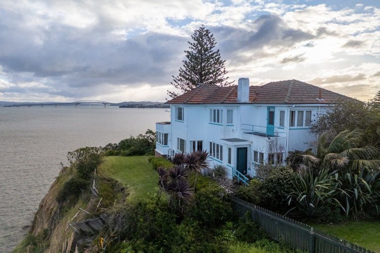 Photo of property in 87 Stanley Point Road, Stanley Point, Auckland, 0624