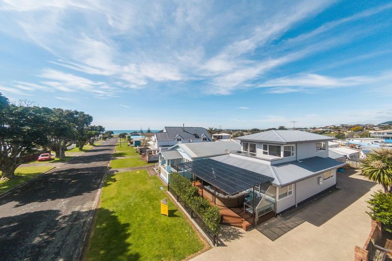 Photo of property in 35 Ocean View Road, Waihi Beach, 3611