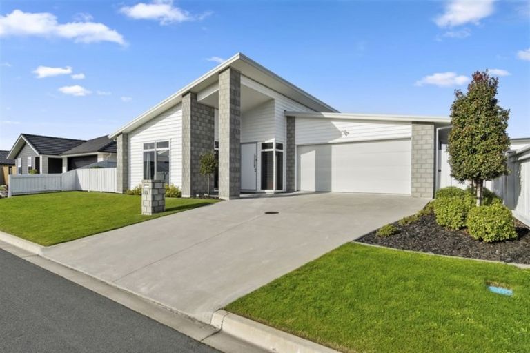 Photo of property in 19 Hiria Crescent, Papamoa Beach, Papamoa, 3118