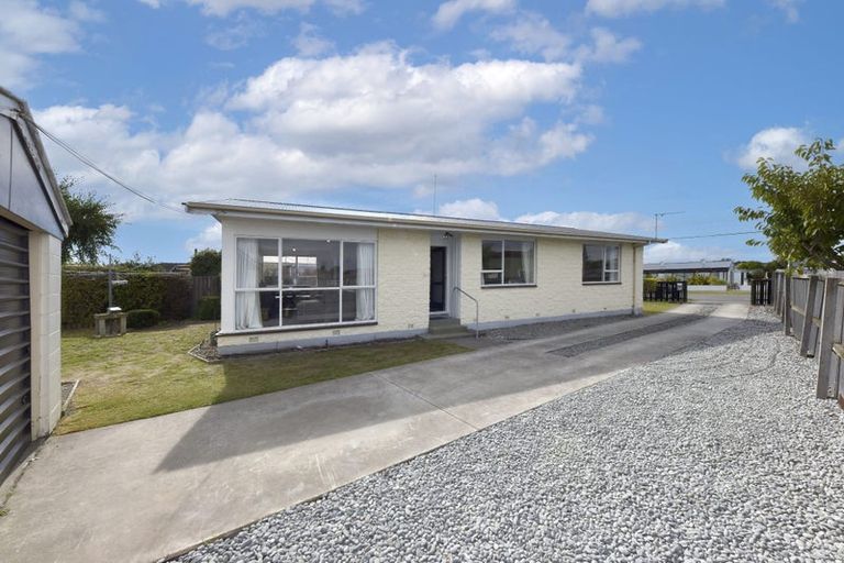 Photo of property in 13 Lenton Street, Aranui, Christchurch, 8061