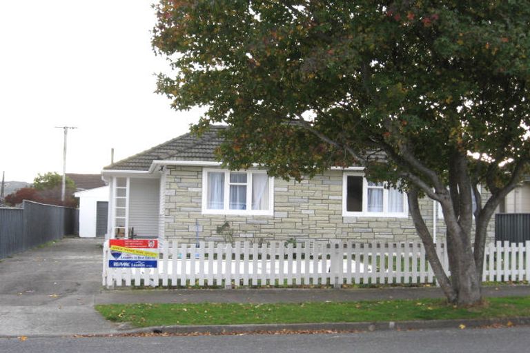 Photo of property in 43 Chapman Crescent, Naenae, Lower Hutt, 5011