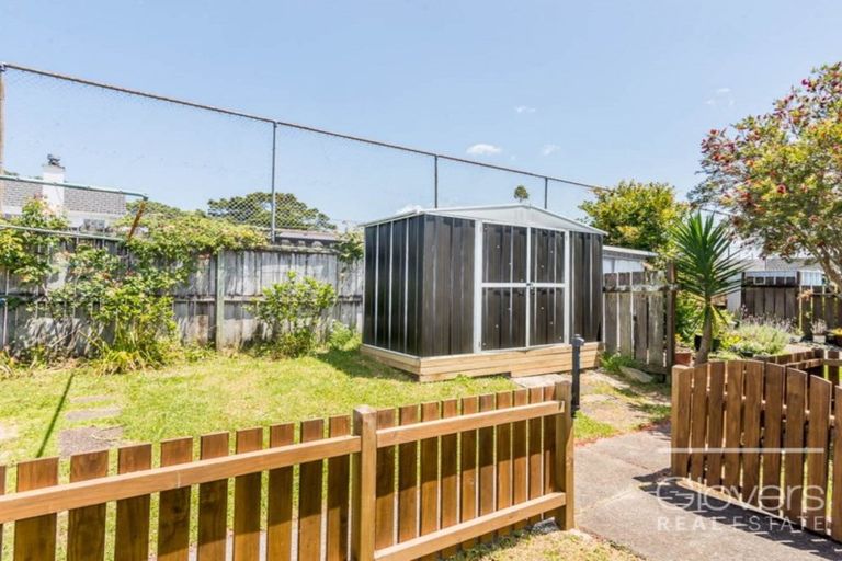 Photo of property in 5/109a Te Atatu Road, Te Atatu South, Auckland, 0610