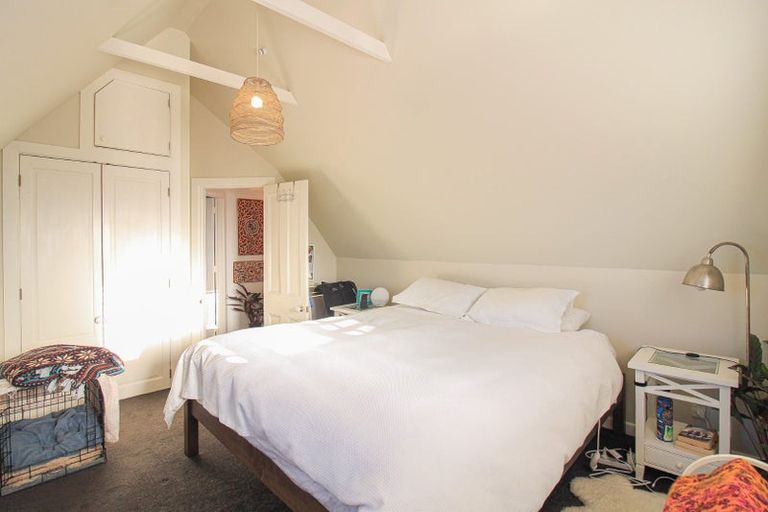 Photo of property in 16 Newman Terrace, Thorndon, Wellington, 6011