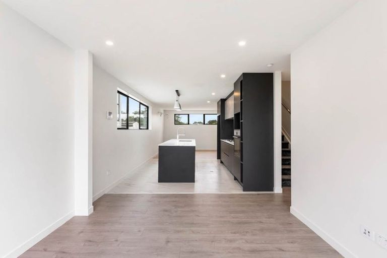 Photo of property in 41 Waihou Crescent, Albany Heights, Auckland, 0632