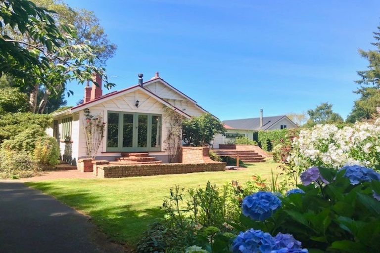 Photo of property in 5 Three Mile Hill Road, Halfway Bush, Dunedin, 9010