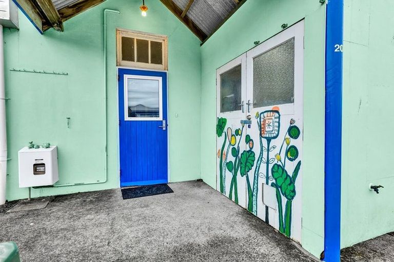 Photo of property in 20 Domett Street, Waitara, 4320