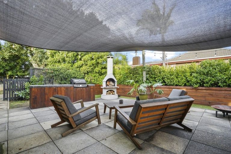 Photo of property in 1 Seifert Street, Forest Lake, Hamilton, 3200