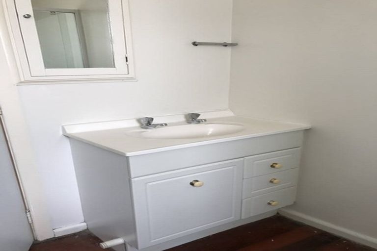 Photo of property in 1/202 Grove Road, Mayfair, Hastings, 4122