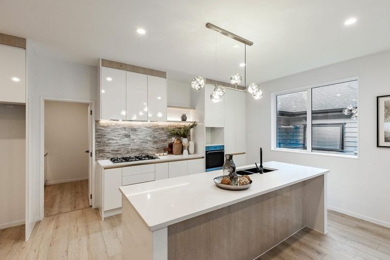 Photo of property in 28 Konoba Avenue, Kumeu, 0810