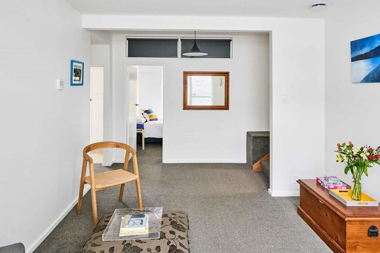 Photo of property in 407 Muritai Road, Eastbourne, Lower Hutt, 5013