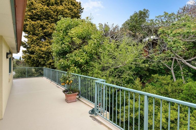 Photo of property in 2 Minchin Crescent, St Andrews, Hamilton, 3200