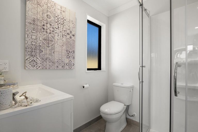 Photo of property in 5 Pouate Way, Waiuku, 2123