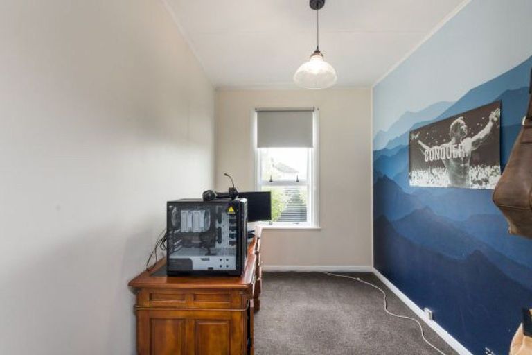 Photo of property in 19 Carlisle Street, Milson, Palmerston North, 4414