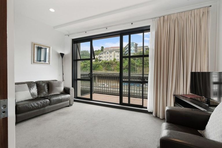 Photo of property in Atrium Apartments, 3n/154 The Terrace, Wellington Central, Wellington, 6011