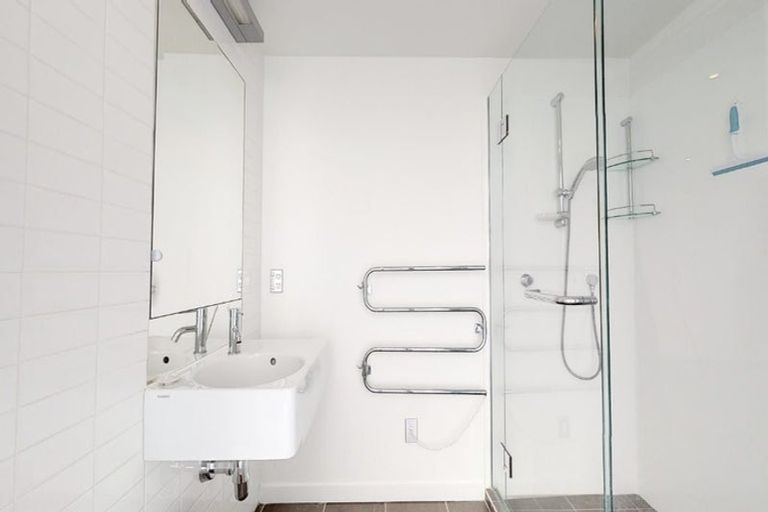 Photo of property in Portal Apartments, 1d/42 Cable Street, Te Aro, Wellington, 6011