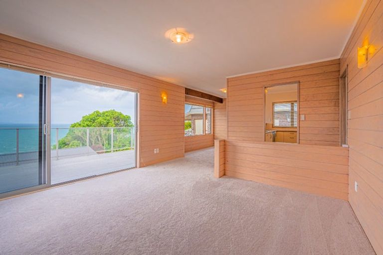 Photo of property in 1/272 Whangaparaoa Road, Red Beach, 0932