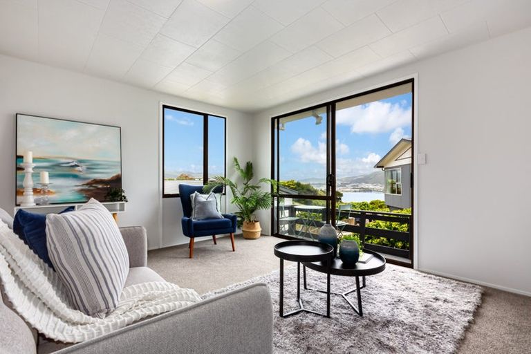 Photo of property in 7 Humphreys Grove, Titahi Bay, Porirua, 5022