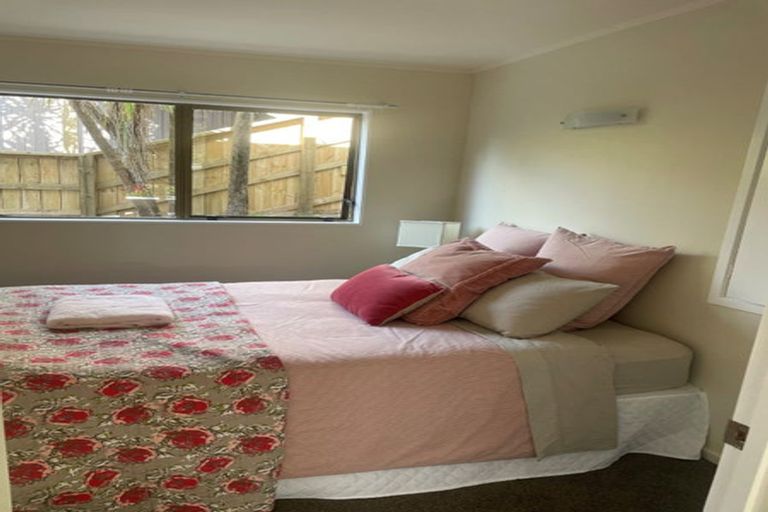 Photo of property in 1/46 Masterton Road, Rothesay Bay, Auckland, 0630