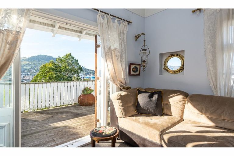 Photo of property in 32 Godley Quay, Lyttelton, 8082