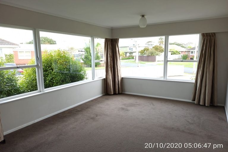 Photo of property in 1/67 Dale Crescent, Pakuranga, Auckland, 2010