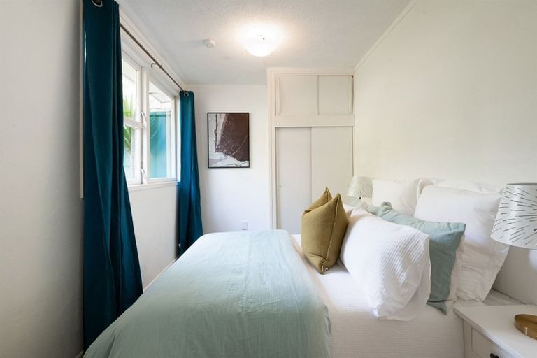 Photo of property in 1/23a Cliff Road, Torbay, Auckland, 0630