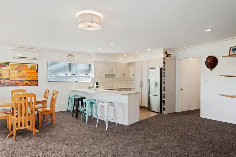 Photo of property in 35 Ocean View Road, Waihi Beach, 3611