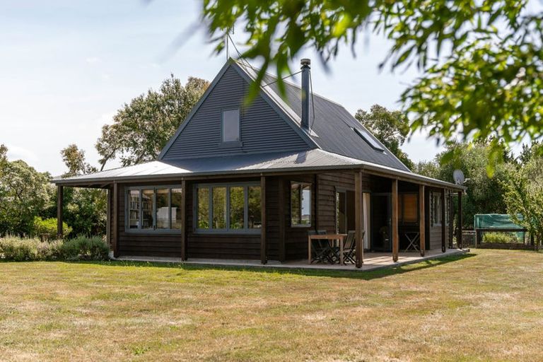 Photo of property in 8 Hawkins Drive, Martinborough, 5711