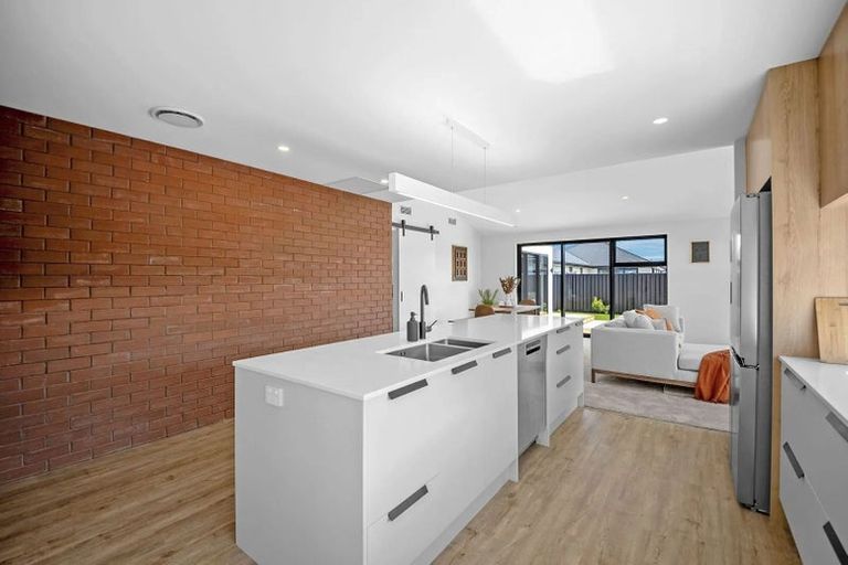 Photo of property in 15 Mcgarry Drive, Kaiapoi, 7630