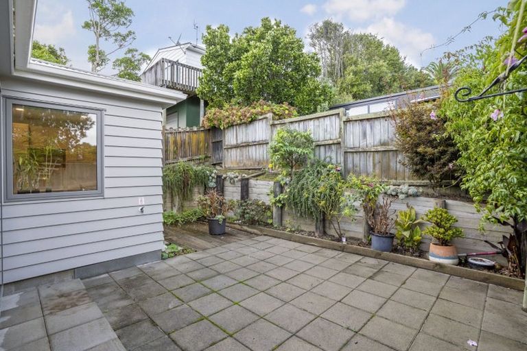 Photo of property in 12 Felicity Place, Unsworth Heights, Auckland, 0632