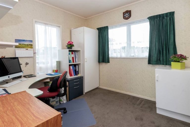 Photo of property in 99 Waller Avenue, Bucklands Beach, Auckland, 2012