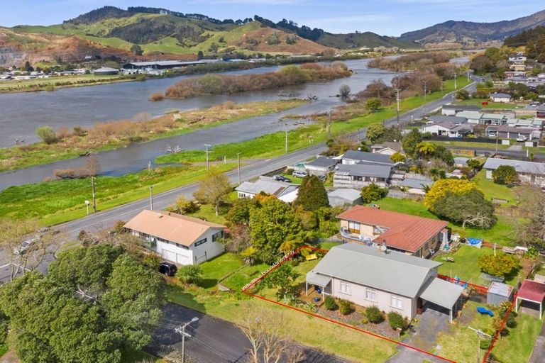 Photo of property in 1 Mary Street, Huntly, 3700