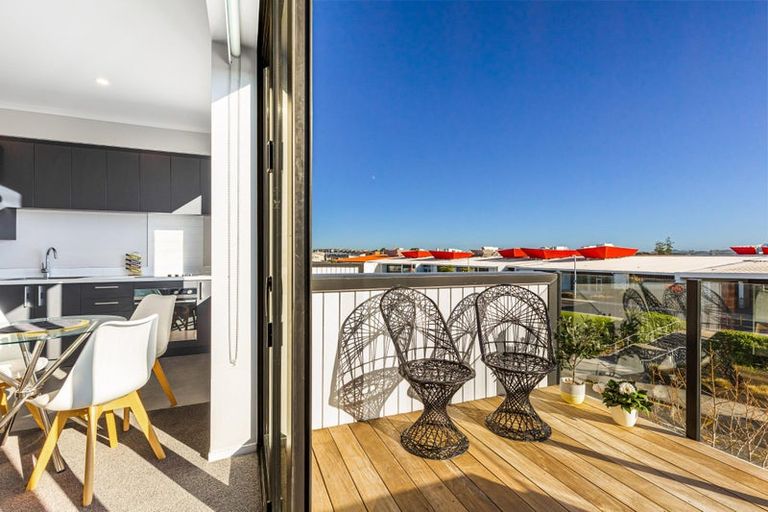 Photo of property in 6/17 Uku Lane, Hobsonville, Auckland, 0616