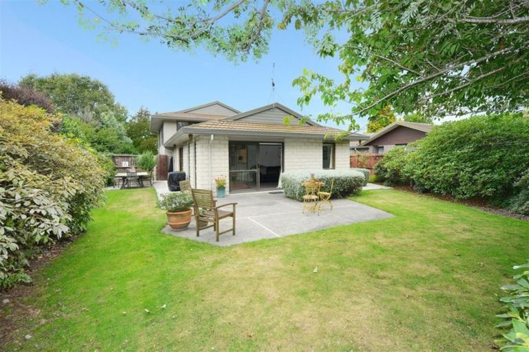 Photo of property in 58 Karnak Crescent, Russley, Christchurch, 8042