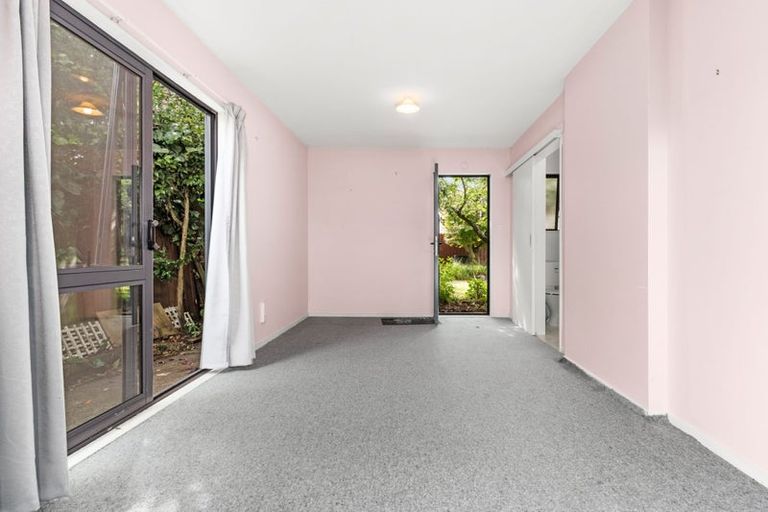 Photo of property in 10 Haslett Place, Upper Riccarton, Christchurch, 8041