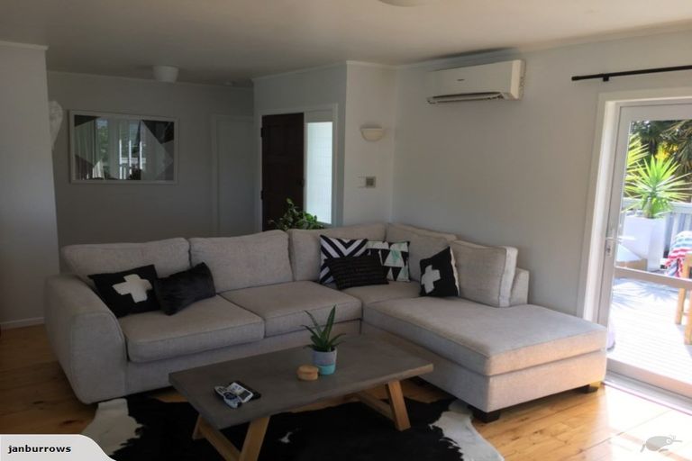 Photo of property in 1/53 Moore Street, Hillcrest, Auckland, 0627