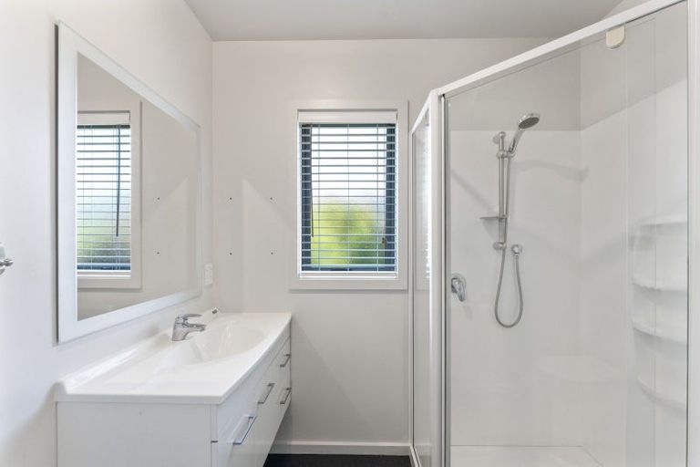 Photo of property in 73 Montgomery Crescent, Kinloch, Taupo, 3377