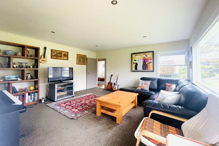 Photo of property in 9 Dolbear Street, Titirangi, Auckland, 0604