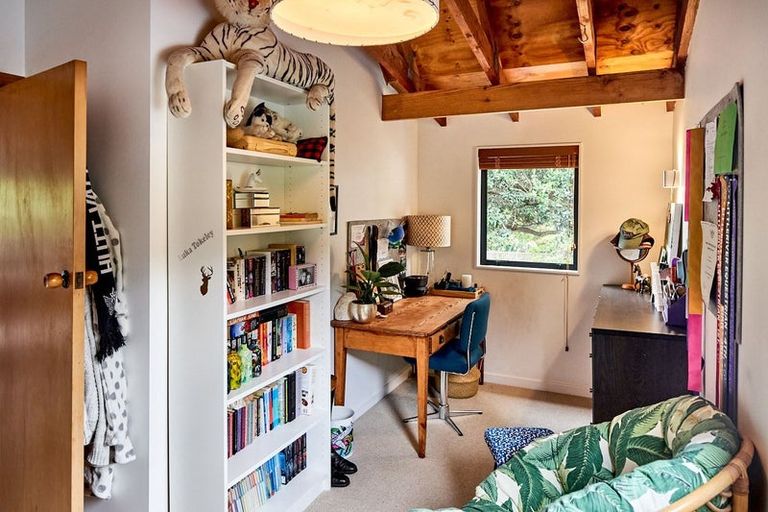 Photo of property in 85 Muritai Road, Eastbourne, Lower Hutt, 5013