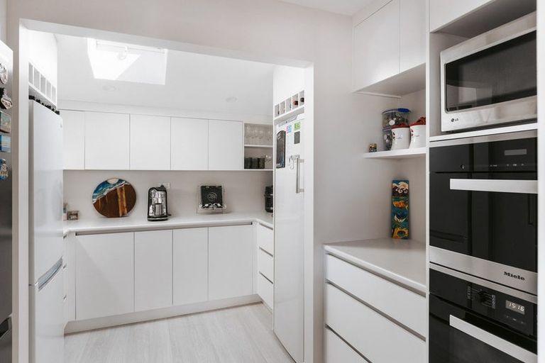 Photo of property in 26 Harbour View Road, Omokoroa, 3114