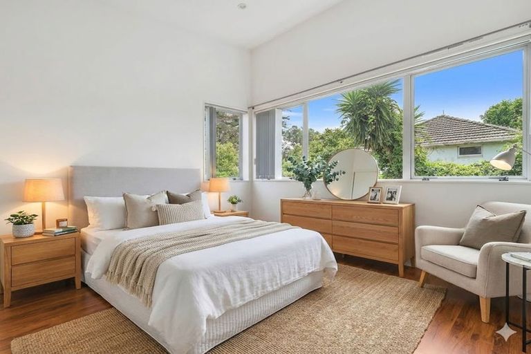 Photo of property in 1/18 Forrest Hill Road, Forrest Hill, Auckland, 0620